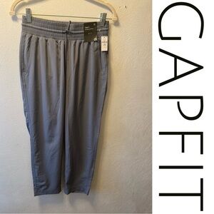 GapFit Runaround Pant XS Petite Gray Athleisure Joggers Elastic Waist TAGS